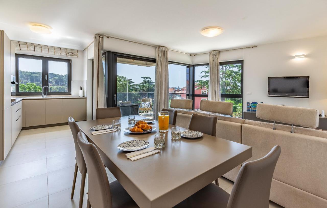 Paradiso Luxury Apartment, Ровин Екстериор снимка