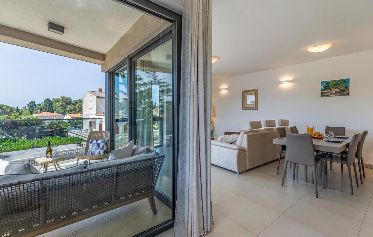 Paradiso Luxury Apartment, Ровин Екстериор снимка